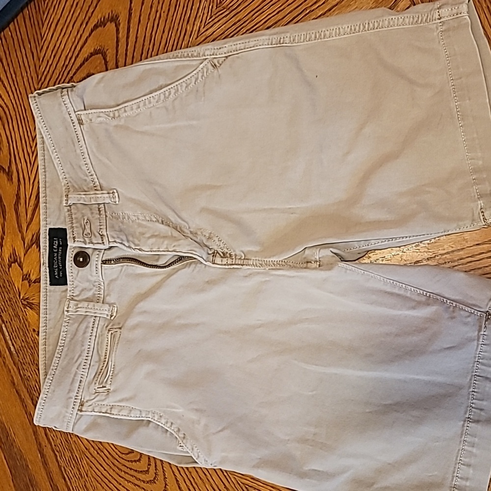 American Eagle Extreme Flex Khaki Shorts - 26